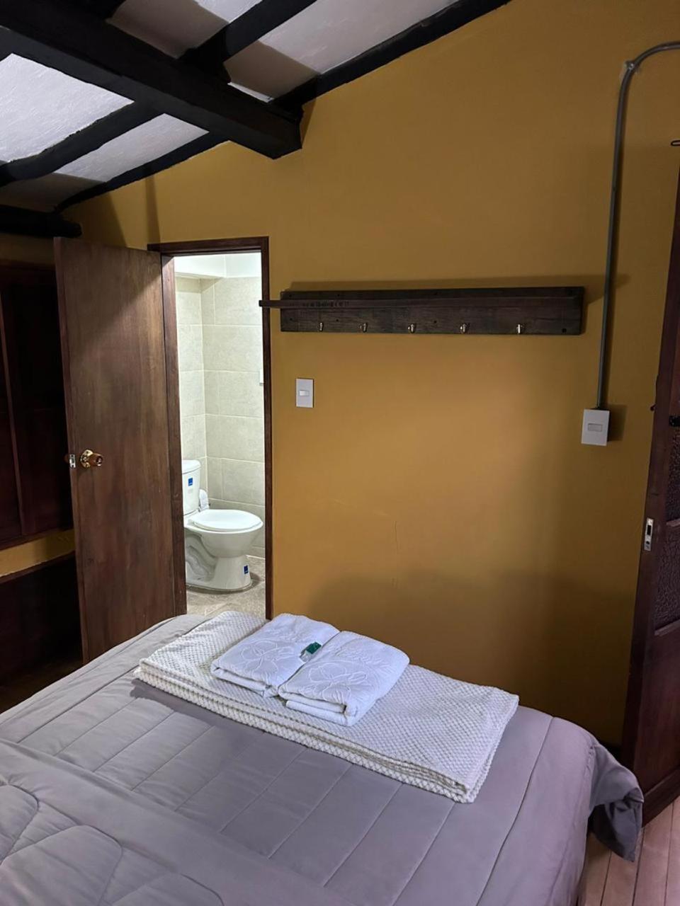 Hostal Casa Astromelia Bogotá Eksteriør billede
